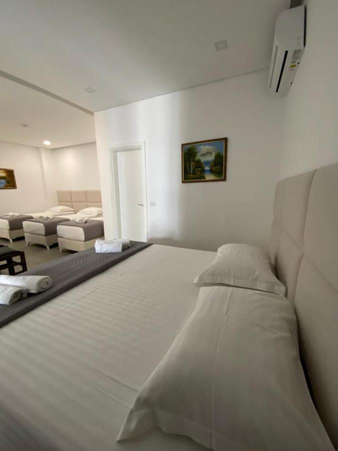 Edina By Hp Hotel Sarandë Exterior foto